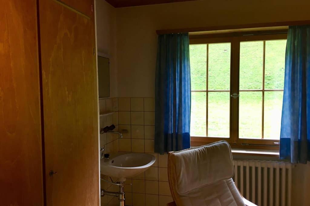 Ferienwohnung Uf Z'Enisch Klosters Eksteriør bilde