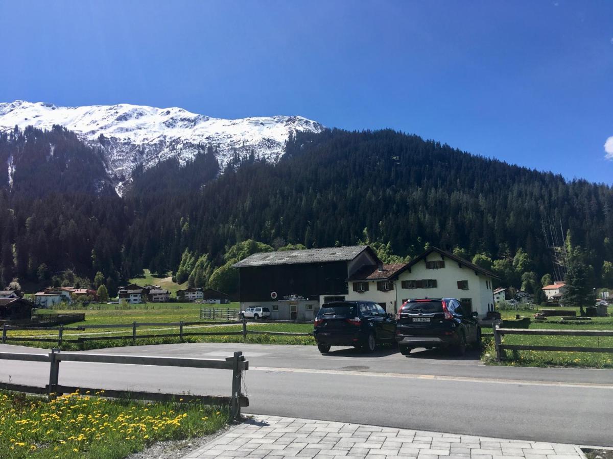 Ferienwohnung Uf Z'Enisch Klosters Eksteriør bilde