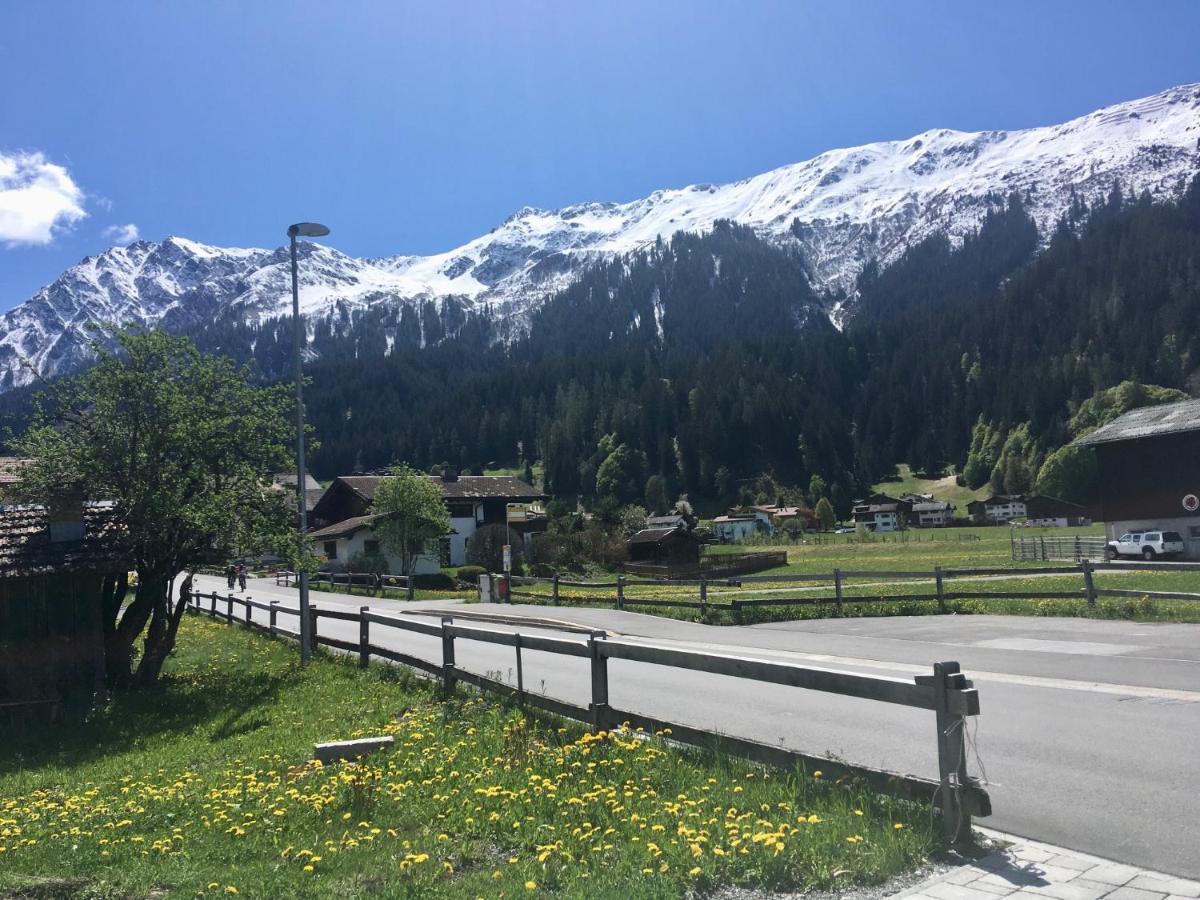 Ferienwohnung Uf Z'Enisch Klosters Eksteriør bilde