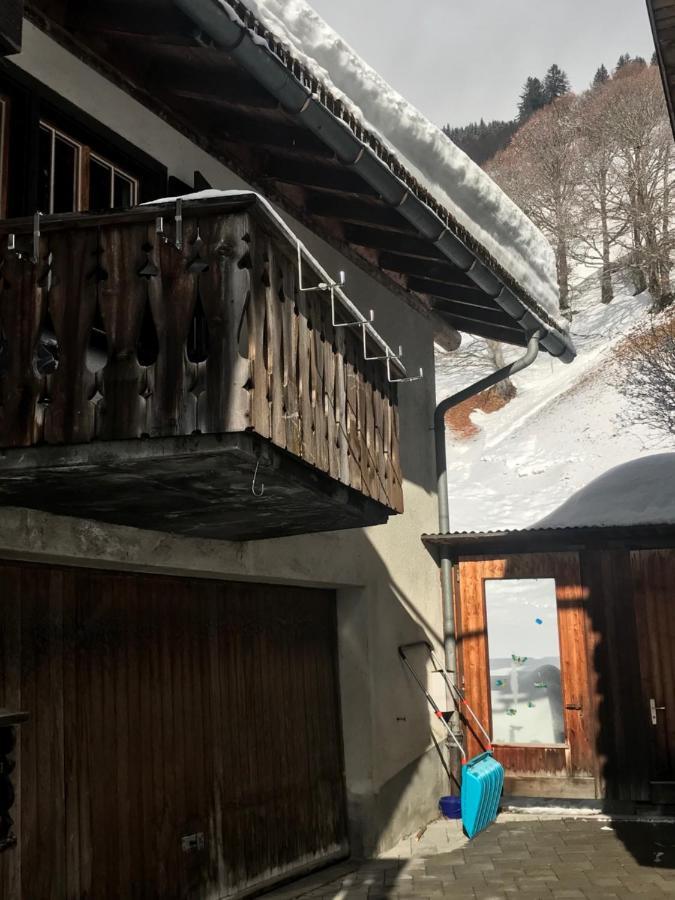 Ferienwohnung Uf Z'Enisch Klosters Eksteriør bilde