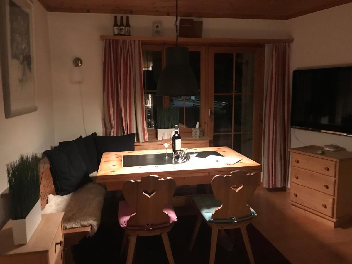 Ferienwohnung Uf Z'Enisch Klosters Eksteriør bilde
