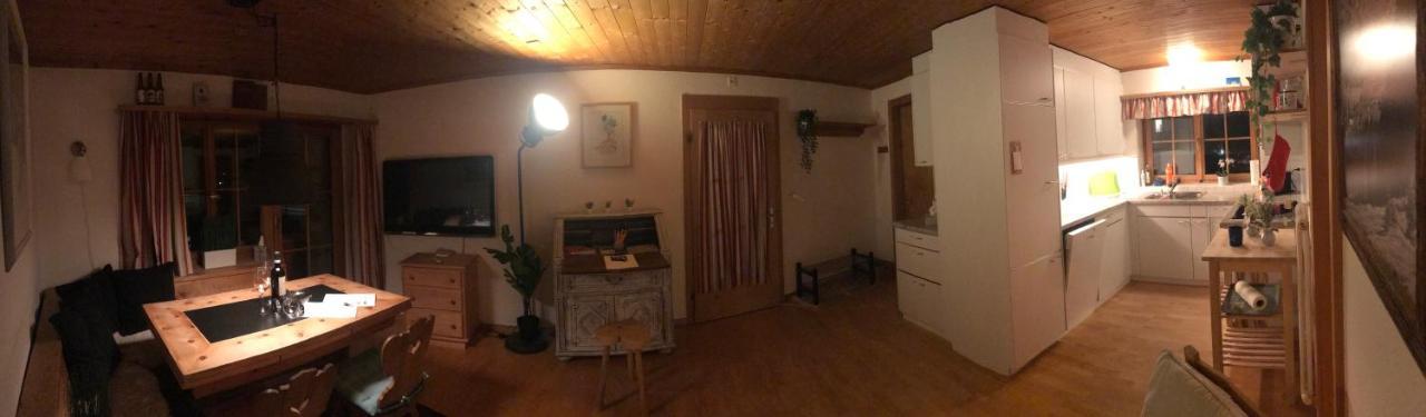 Ferienwohnung Uf Z'Enisch Klosters Eksteriør bilde